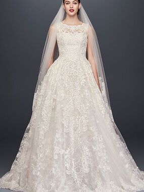 Oleg Cassini Ivory Lace Ball Gown Wedding Dress